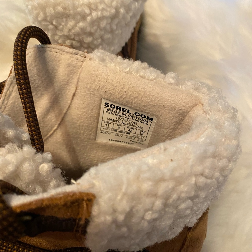 Sorel booties - Picture 6 of 8